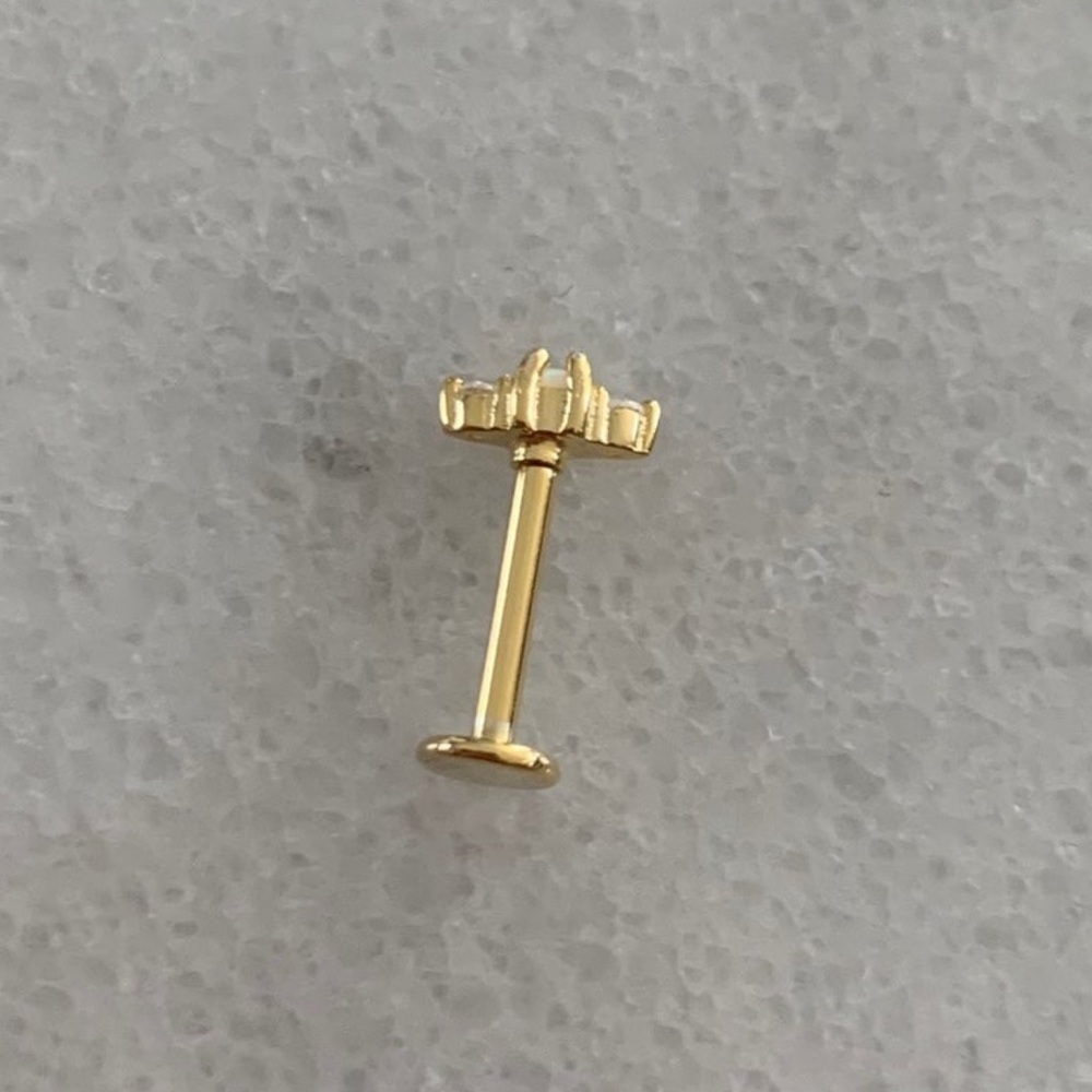 COPY - Gold Crystal Opal Cartilage Earring - Picture 3 of 4